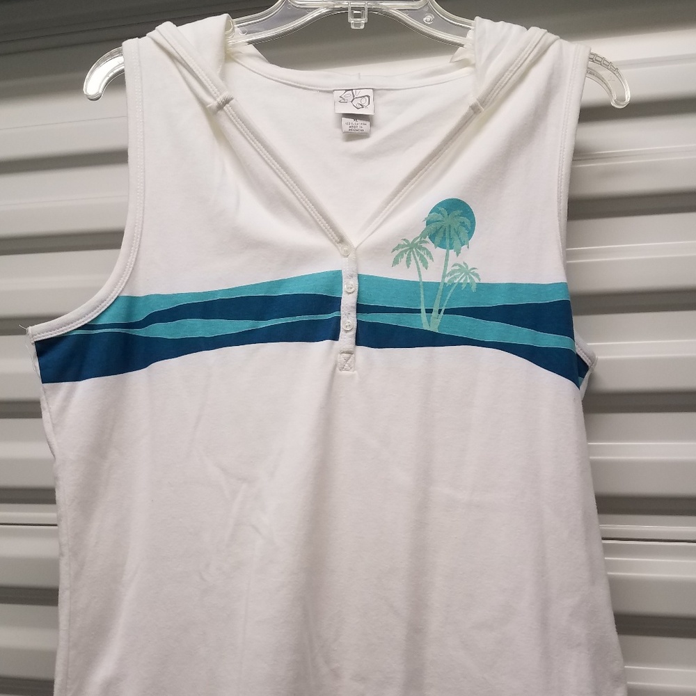 NWOT sleeveless hooded top